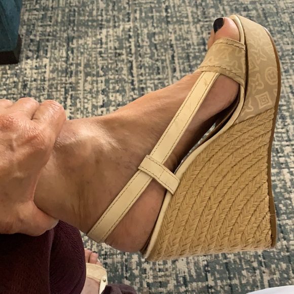 Louis Vuitton Monogram wedges! Rare - Picture 11 of 11